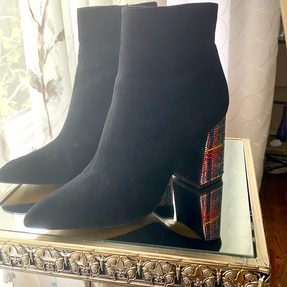 Betsy Johnson Kassie booties